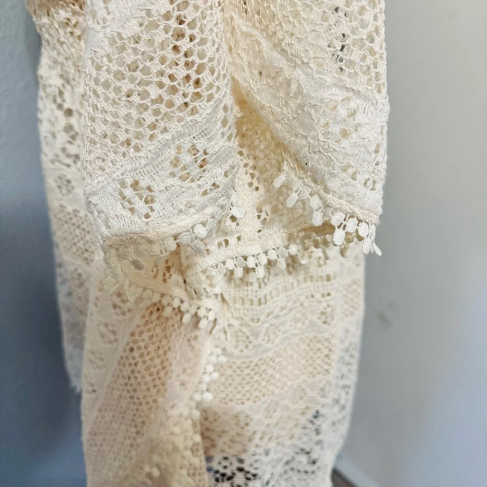 Xhilaration Women Bohemian Cream‎ V-Neck Lace Swim Cover Up Top Sz M